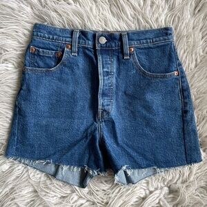 Levi’s Jeans Ribcage Blue Was Cut Off Raw Hem Vintage Inspired Denim Shorts 26